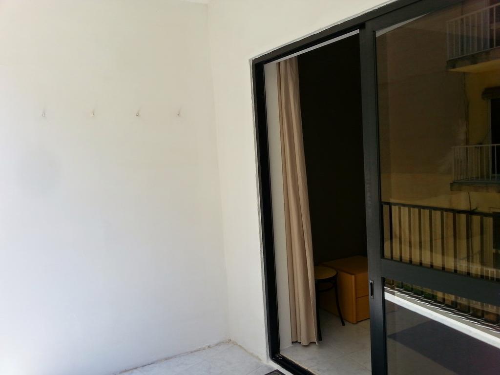 Apartment 14 St. Paul's Bay Oda fotoğraf